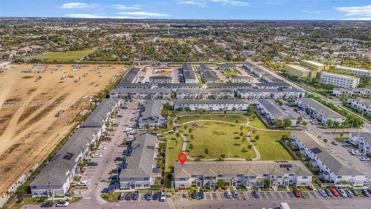 На продажу: $365,000 (4 спален, 3 ванн, 1730 Квадратных фут)