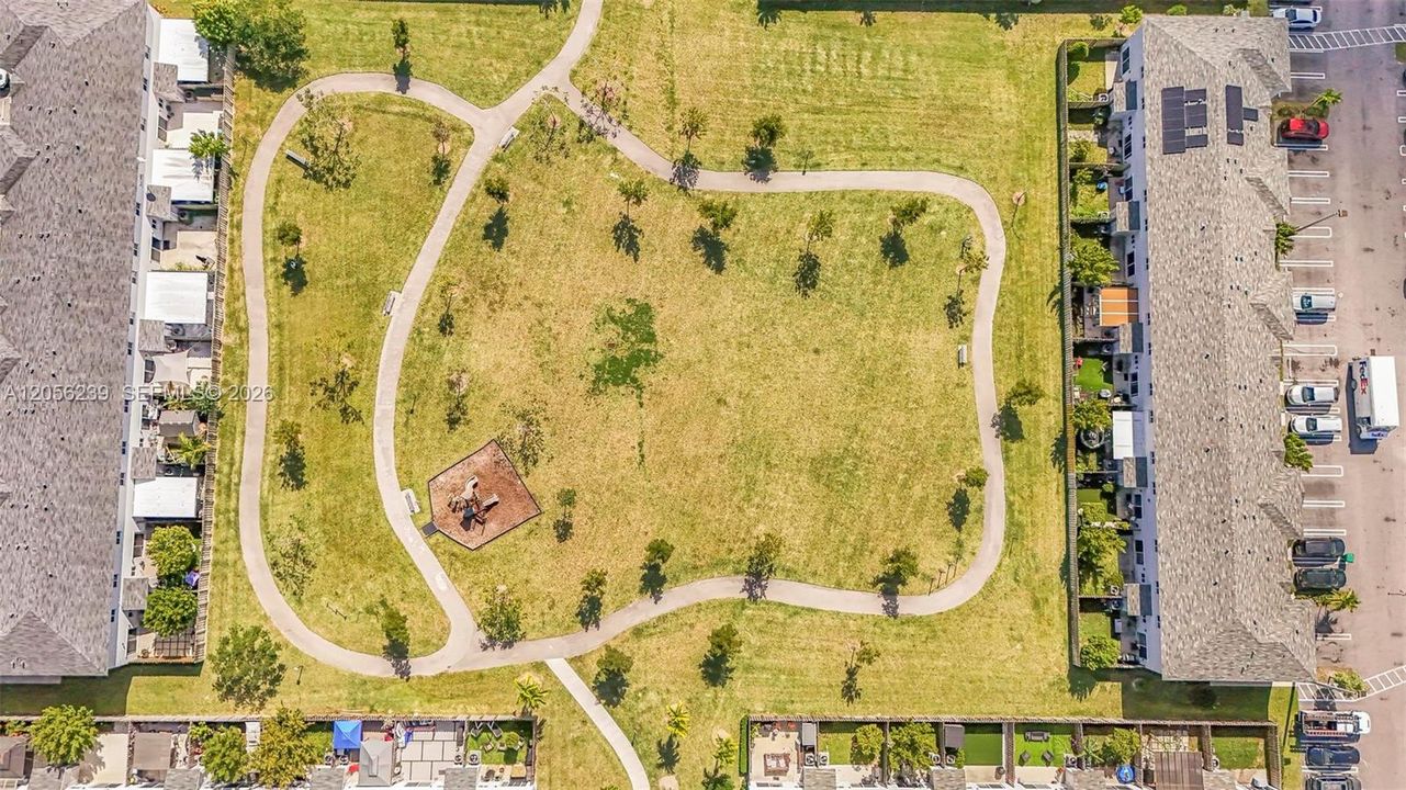 На продажу: $365,000 (4 спален, 3 ванн, 1730 Квадратных фут)
