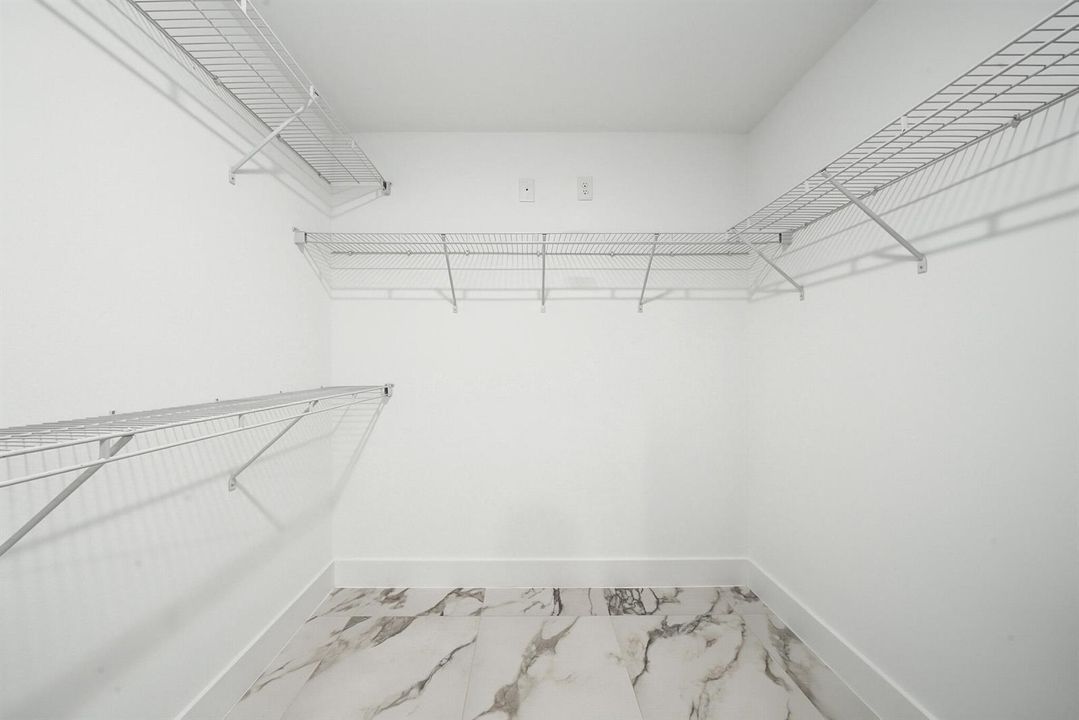 interior - master closet 2