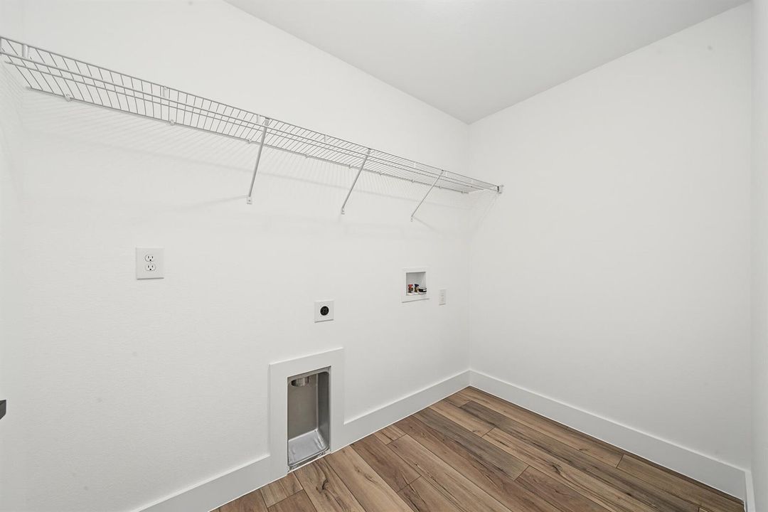 interior - laundry 1