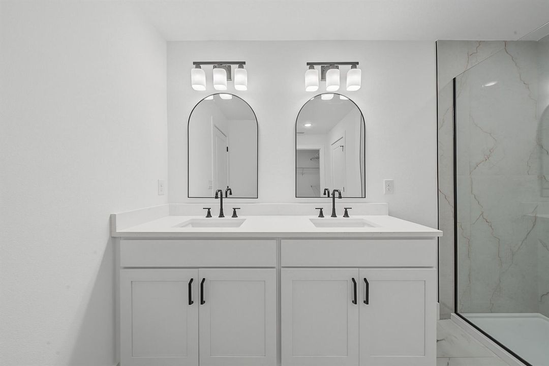 interior - master bathroom 2