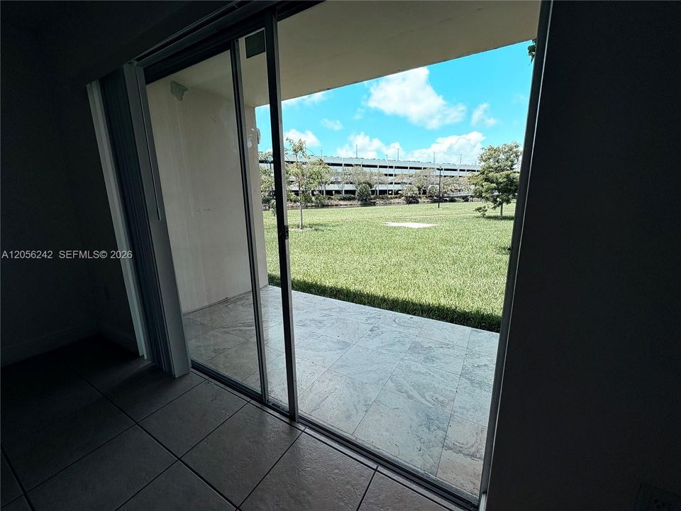 View garden to walk with your pet
