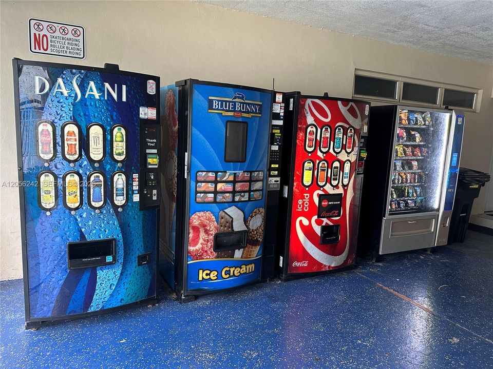 出租: $2,200 (2 贝兹, 1 浴室, 730 平方英尺)