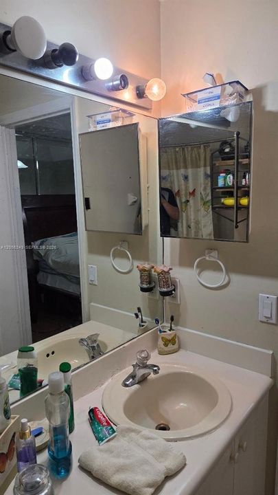 MASTER BATH 2