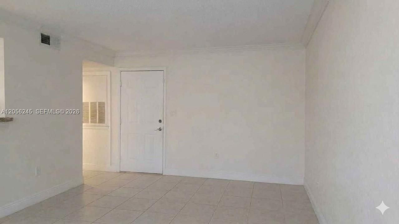 For Rent: $1,950 (1 beds, 1 baths, 651 Square Feet)