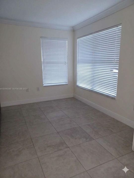 For Rent: $1,950 (1 beds, 1 baths, 651 Square Feet)