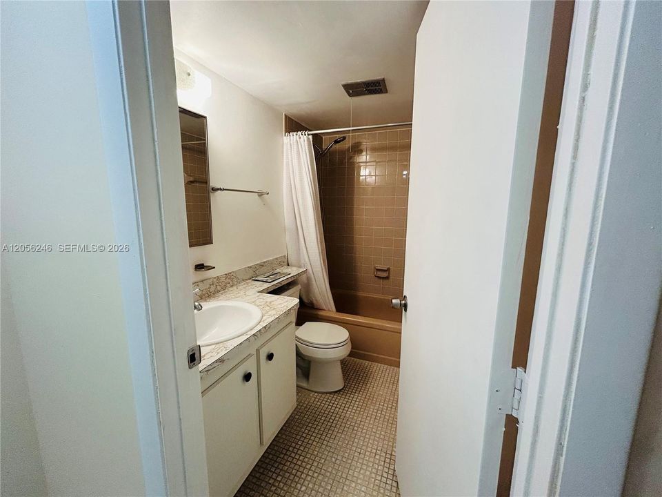2nd Bathroom