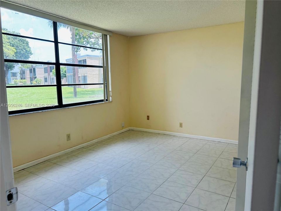 For Rent: $1,500 (1 beds, 2 baths, 850 Square Feet)