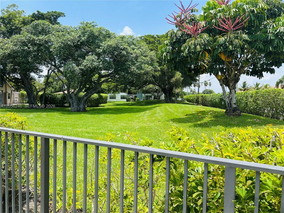 For Rent: $1,500 (1 beds, 2 baths, 850 Square Feet)