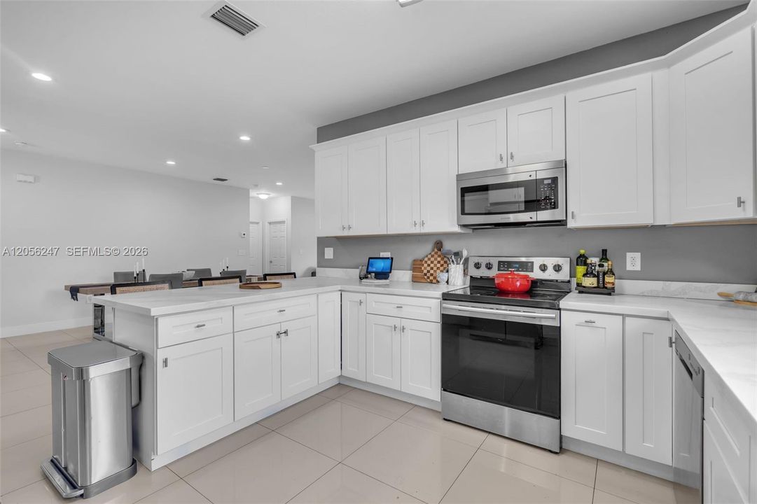 En Venta: $625,000 (4 camas, 3 baños, 1822 Pies cuadrados)