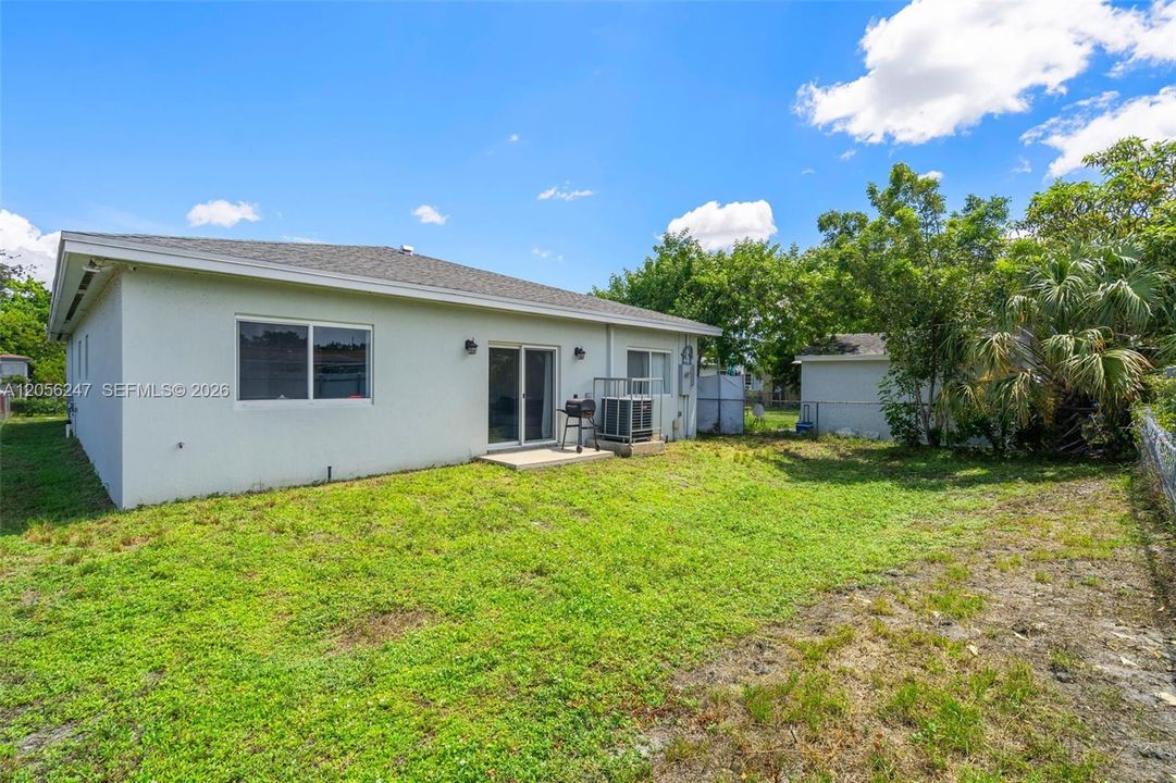 En Venta: $625,000 (4 camas, 3 baños, 1822 Pies cuadrados)