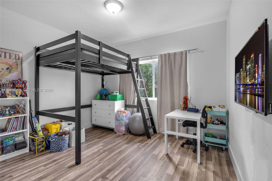 En Venta: $625,000 (4 camas, 3 baños, 1822 Pies cuadrados)