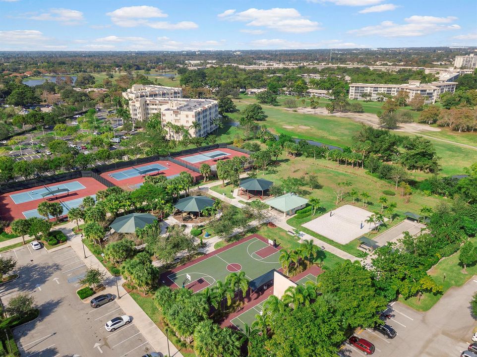 3960 Oaks Clubhouse Dr U306_05
