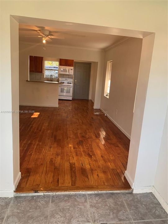 В аренду: $2,500 (2 спален, 2 ванн, 1200 Квадратных фут)