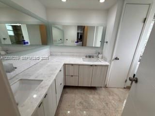 На продажу: $259,000 (2 спален, 2 ванн, 1674 Квадратных фут)