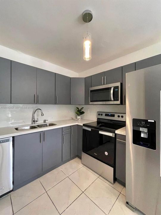For Rent: $2,900 (2 beds, 2 baths, 2255 Square Feet)