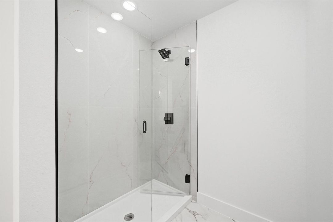 interior - master bathroom 4