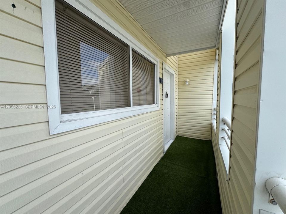 For Rent: $2,000 (2 beds, 2 baths, 1096 Square Feet)