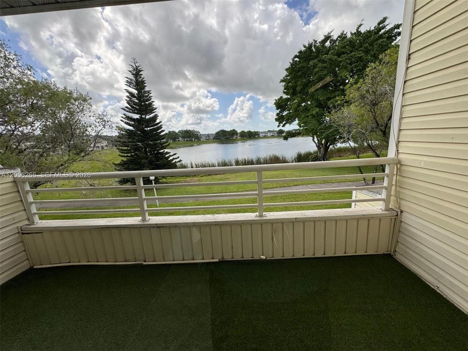 For Rent: $2,000 (2 beds, 2 baths, 1096 Square Feet)