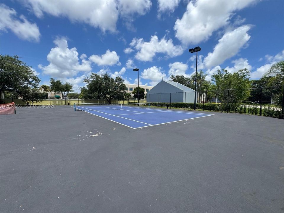 For Rent: $2,000 (2 beds, 2 baths, 1096 Square Feet)