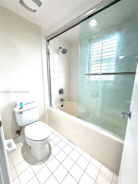 En Venta: $359,000 (2 camas, 2 baños, 882 Pies cuadrados)