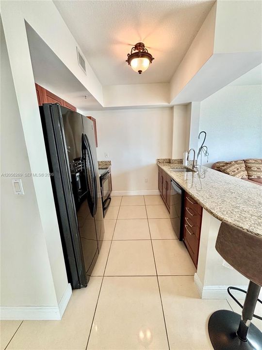 En Venta: $359,000 (2 camas, 2 baños, 882 Pies cuadrados)