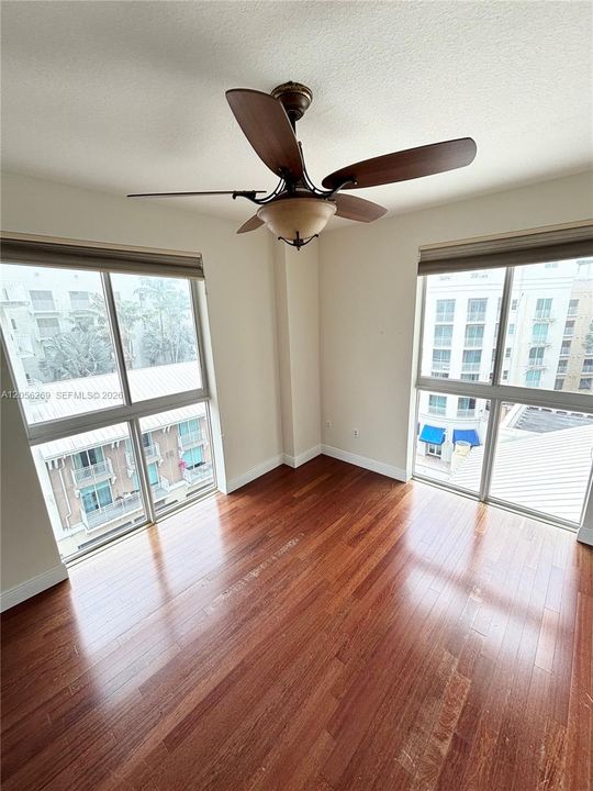 En Venta: $359,000 (2 camas, 2 baños, 882 Pies cuadrados)