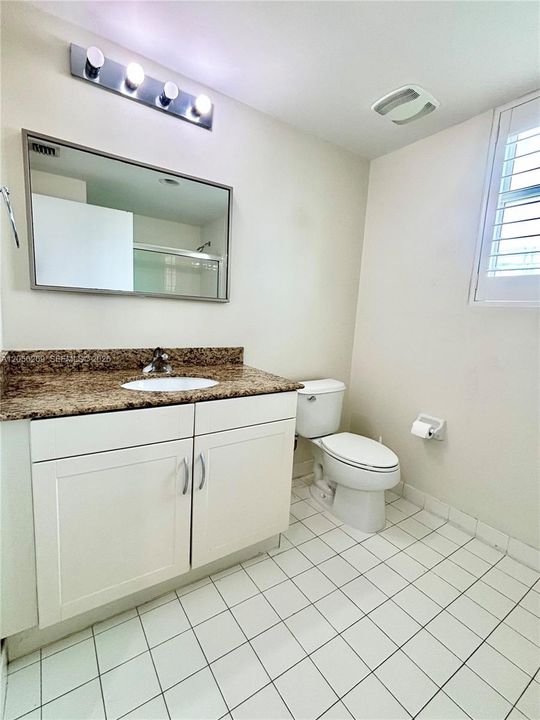 En Venta: $359,000 (2 camas, 2 baños, 882 Pies cuadrados)