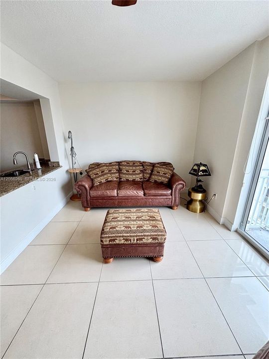 En Venta: $359,000 (2 camas, 2 baños, 882 Pies cuadrados)