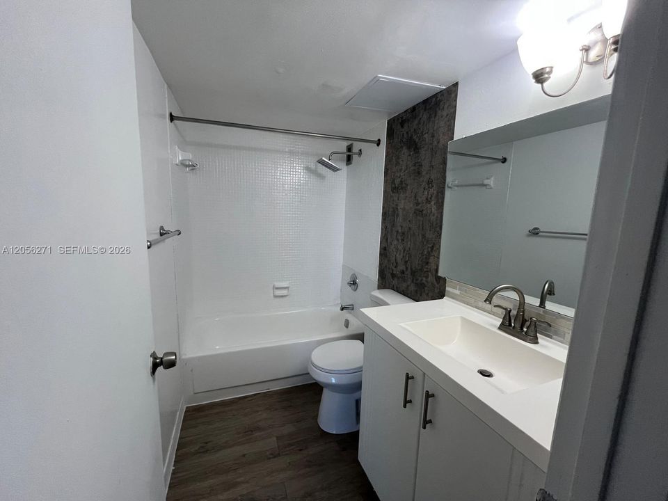 В аренду: $1,900 (2 спален, 2 ванн, 1112 Квадратных фут)