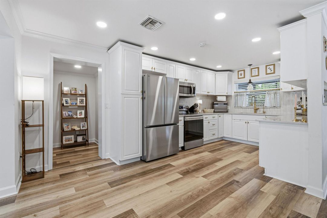 2427CountryOaksLn-Interiors(10)