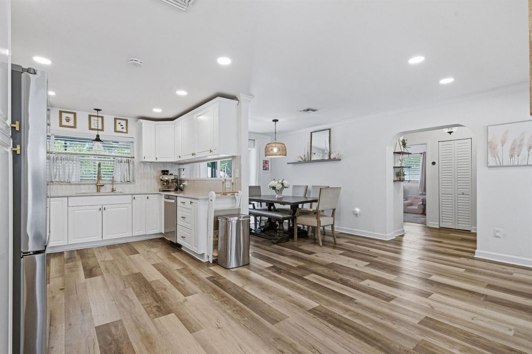 2427CountryOaksLn-Interiors(15)