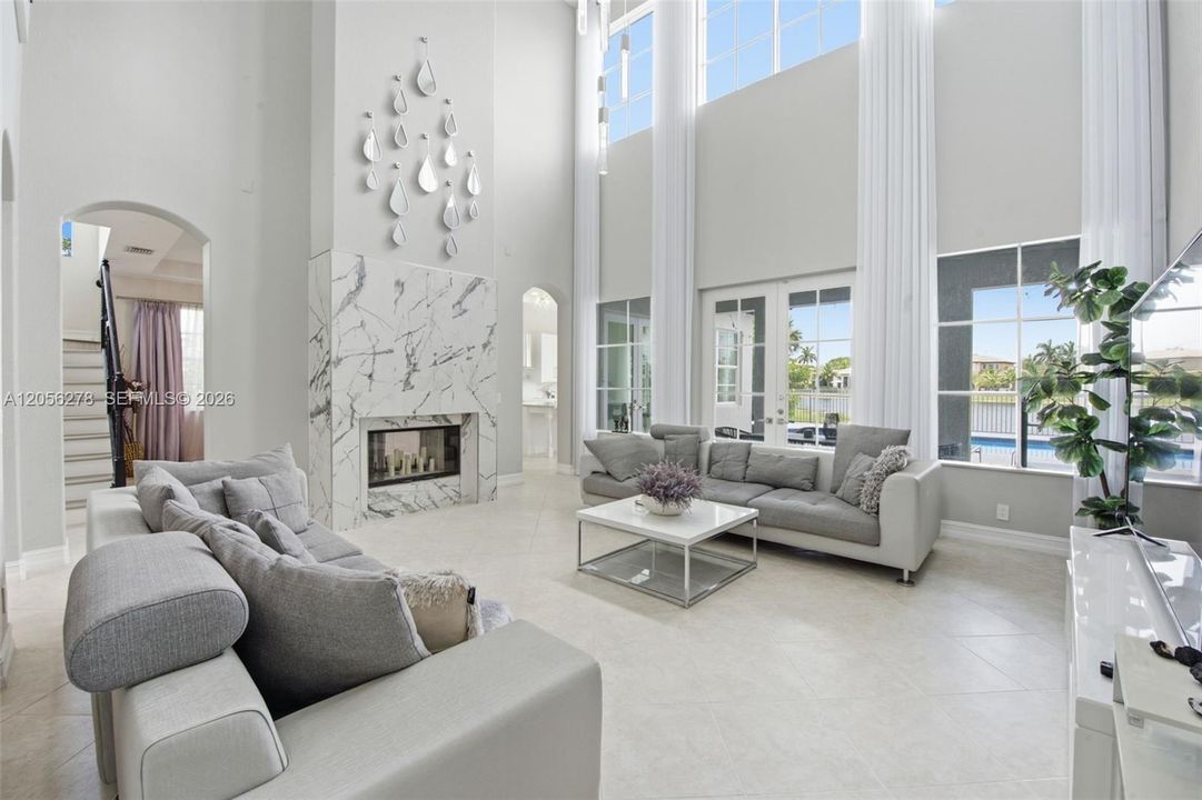 En Venta: $1,399,999 (6 camas, 4 baños, 3810 Pies cuadrados)