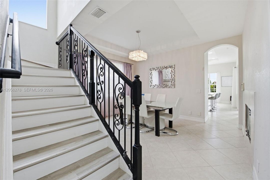 En Venta: $1,399,999 (6 camas, 4 baños, 3810 Pies cuadrados)