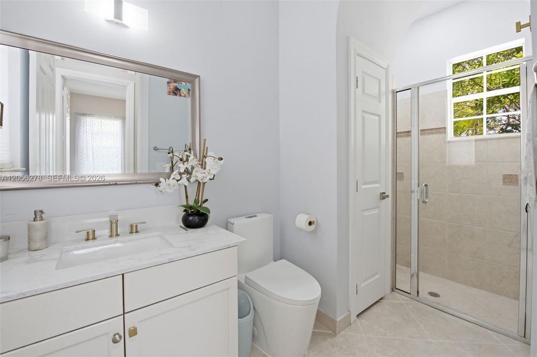 En Venta: $1,399,999 (6 camas, 4 baños, 3810 Pies cuadrados)