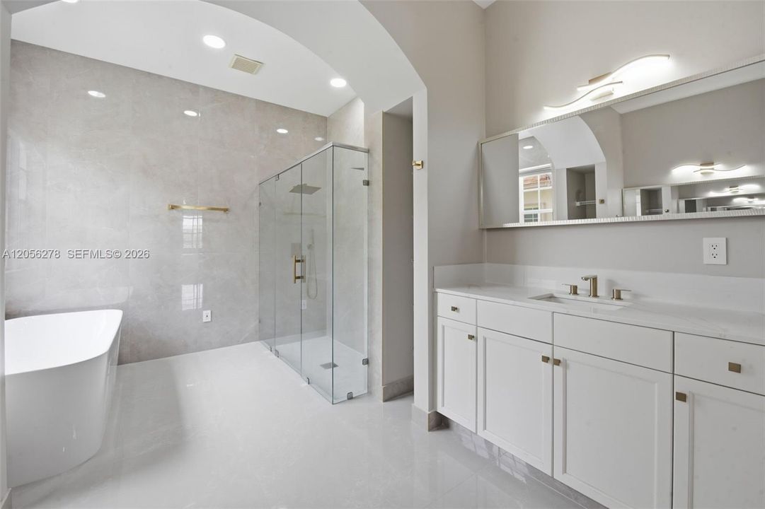 En Venta: $1,399,999 (6 camas, 4 baños, 3810 Pies cuadrados)
