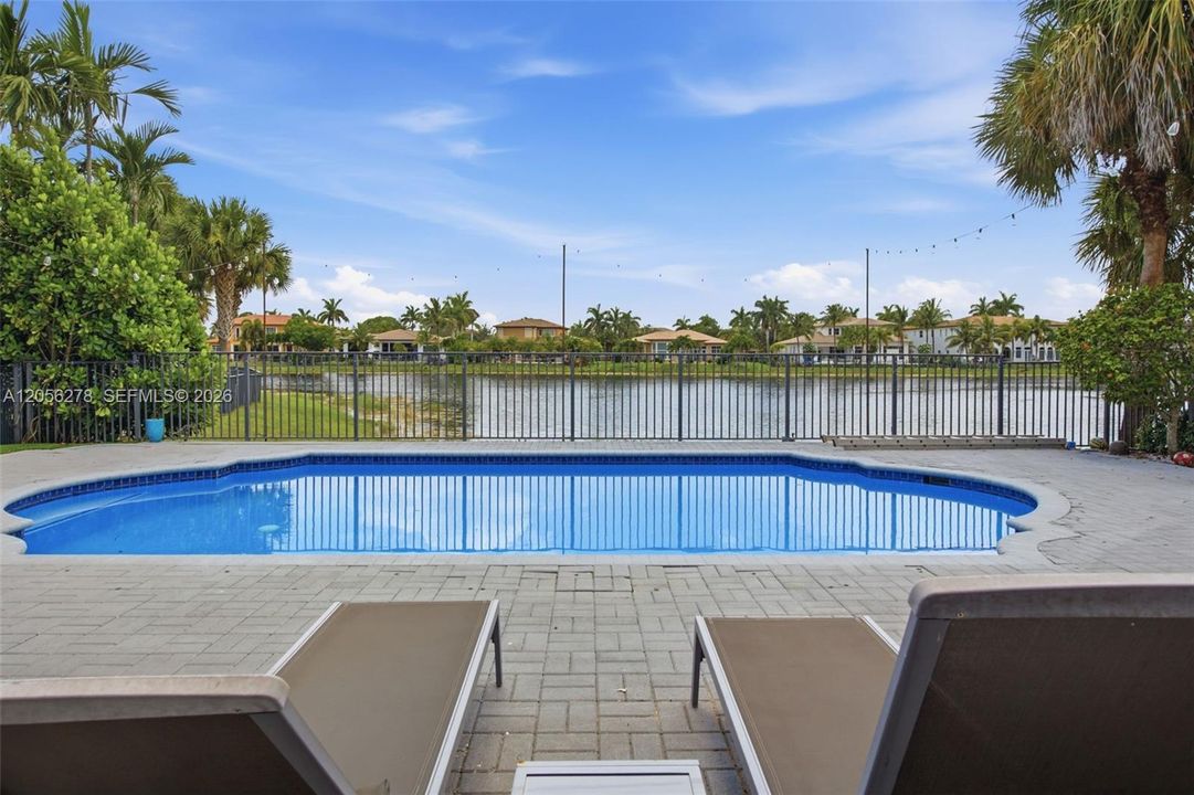 En Venta: $1,399,999 (6 camas, 4 baños, 3810 Pies cuadrados)