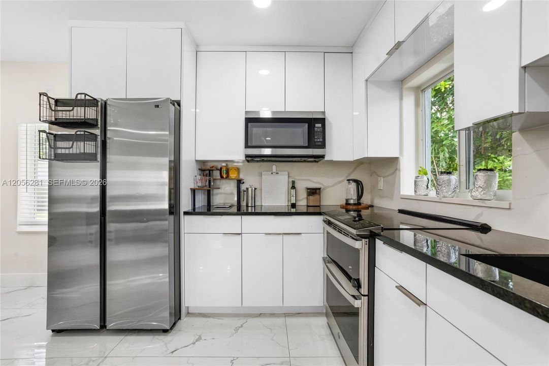 На продажу: $635,000 (3 спален, 2 ванн, 1268 Квадратных фут)