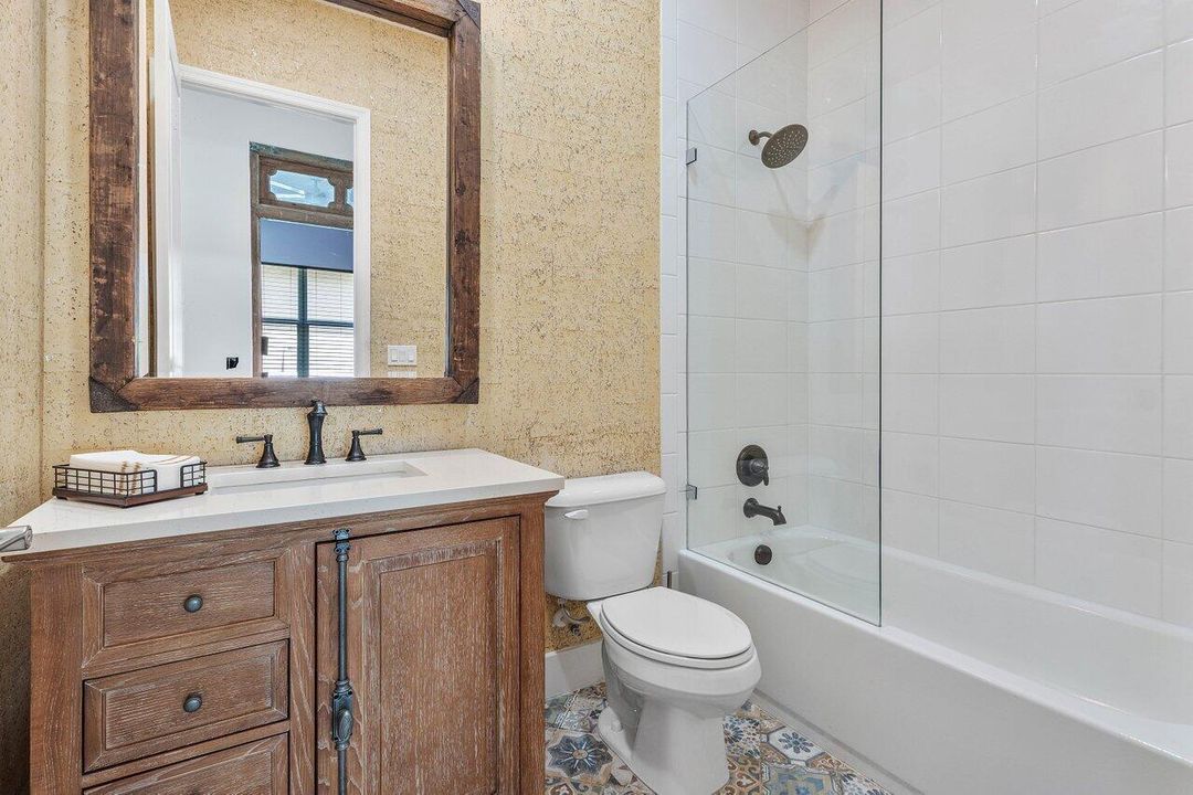 023-12818SouthwestSeaGoddessLane-PortStL