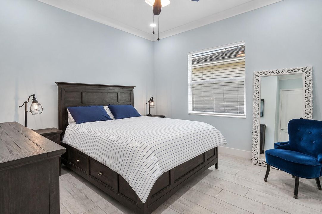 016-12818SouthwestSeaGoddessLane-PortStL