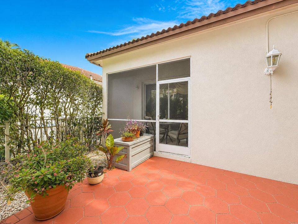 15883 SW 14th Court-12