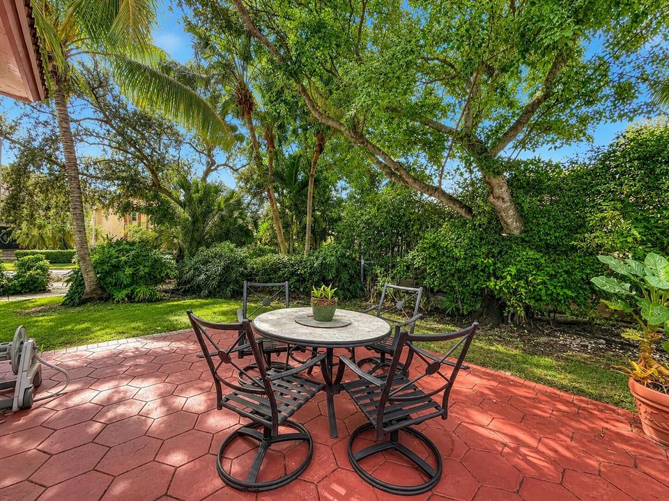 15883 SW 14th Court-12
