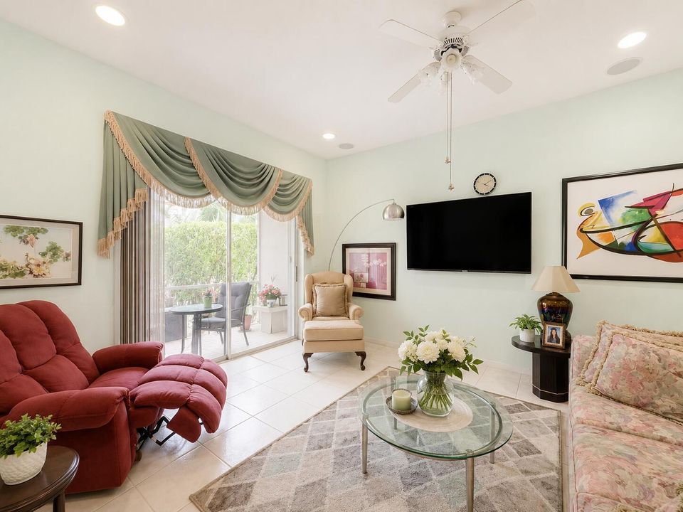 15883 SW 14th Court-12