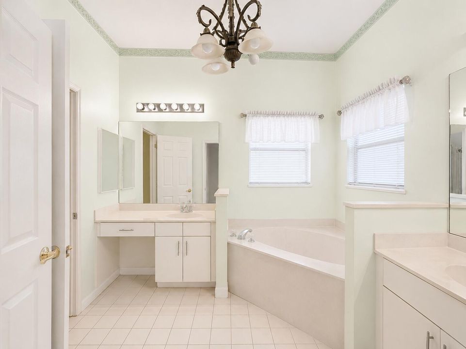 15883 SW 14th Court-12