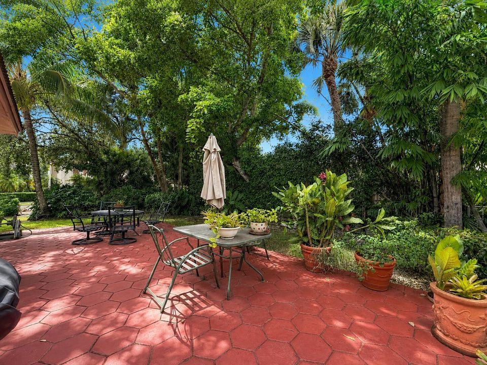 15883 SW 14th Court-12
