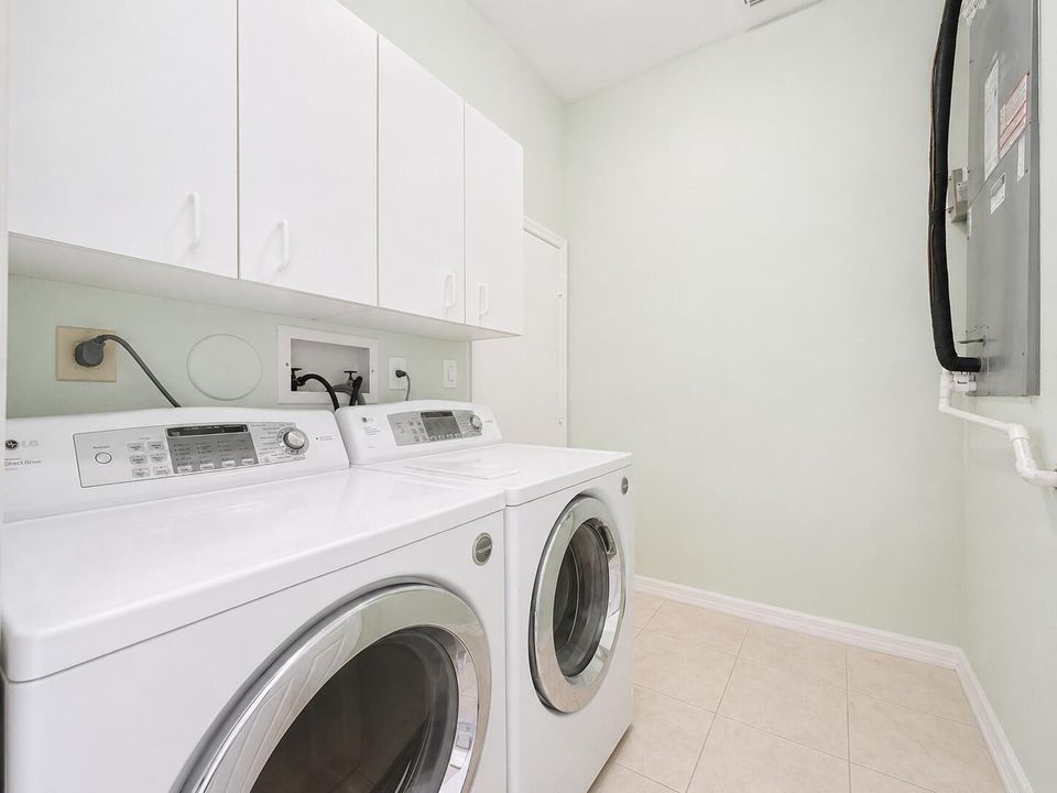 15883 SW 14th Court-12