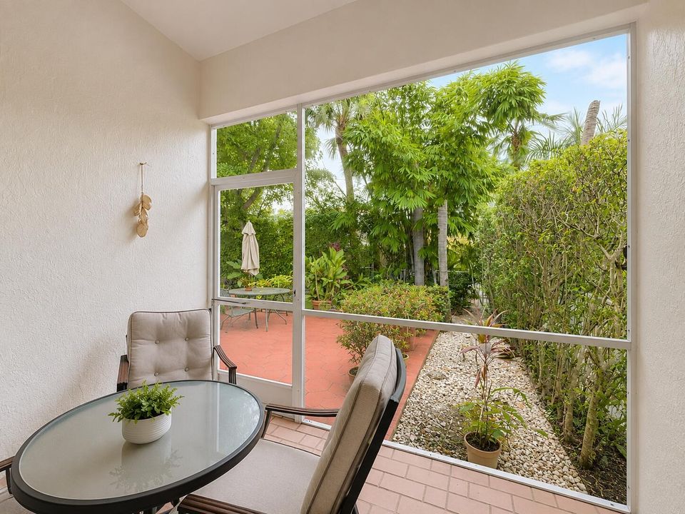 15883 SW 14th Court-12