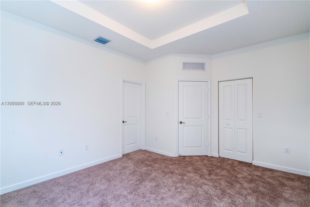 В аренду: $3,000 (3 спален, 2 ванн, 1636 Квадратных фут)