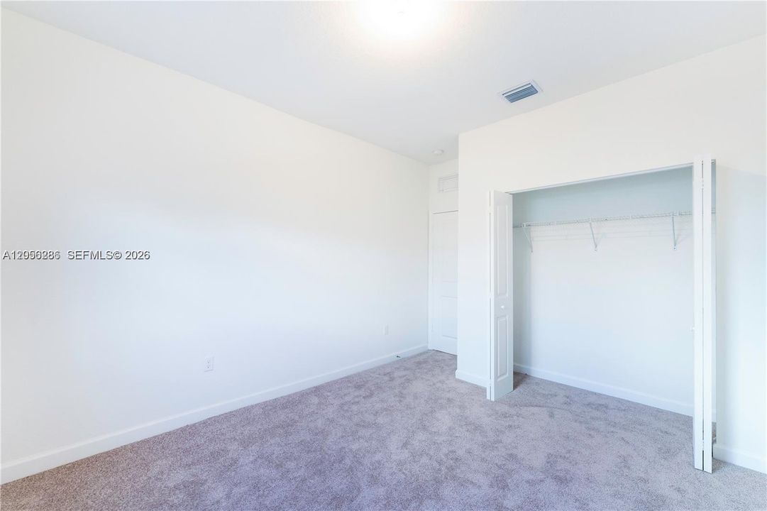 В аренду: $3,000 (3 спален, 2 ванн, 1636 Квадратных фут)