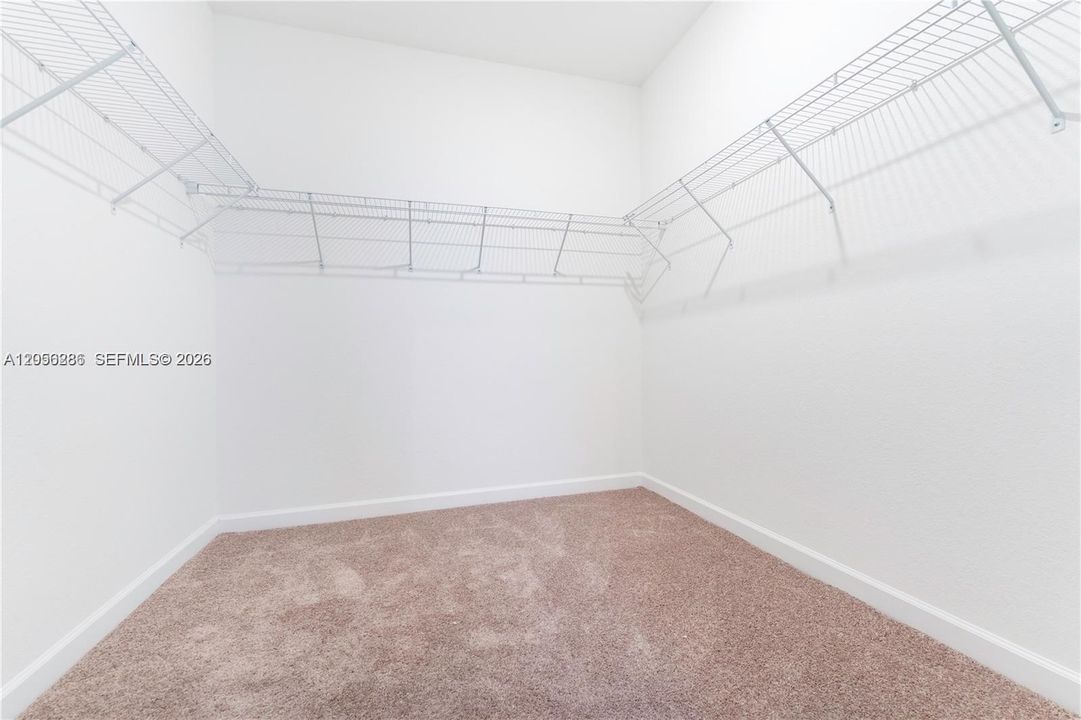 В аренду: $3,000 (3 спален, 2 ванн, 1636 Квадратных фут)